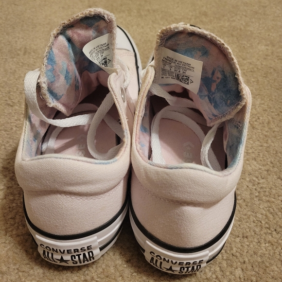 Like New Converse Madison Ox in pink *Spring Clearance* - Picture 3 of 6